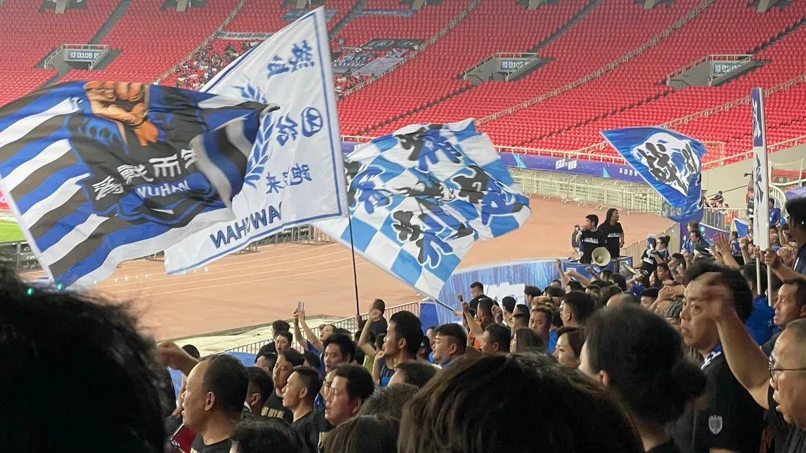 包含阿尔科约诺再次失利，主教练调整战术的词条